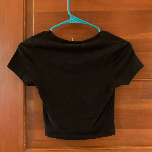 Black Short Sleeve Crop Top size small - Picture 2 of 2